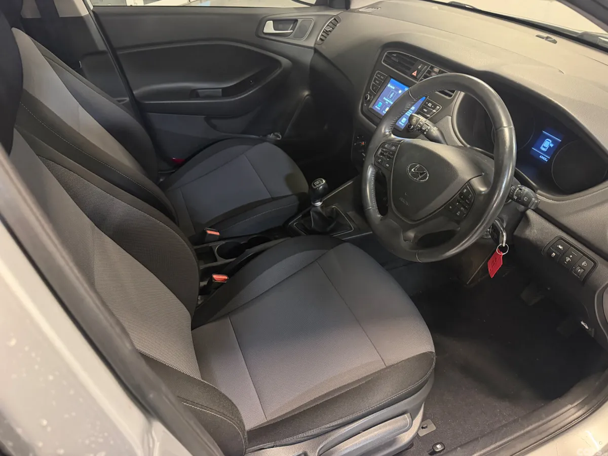 Hyundai i20 Hatchback, Petrol, 2019, Silver