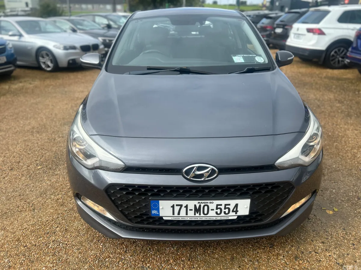 Hyundai i20 Hatchback, Petrol, 2017, Grey