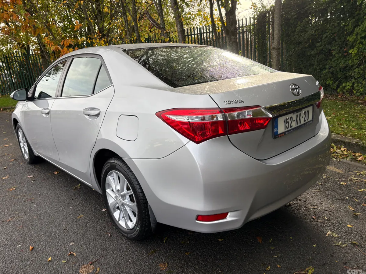 Toyota Corolla Saloon, Diesel, 2015, Silver