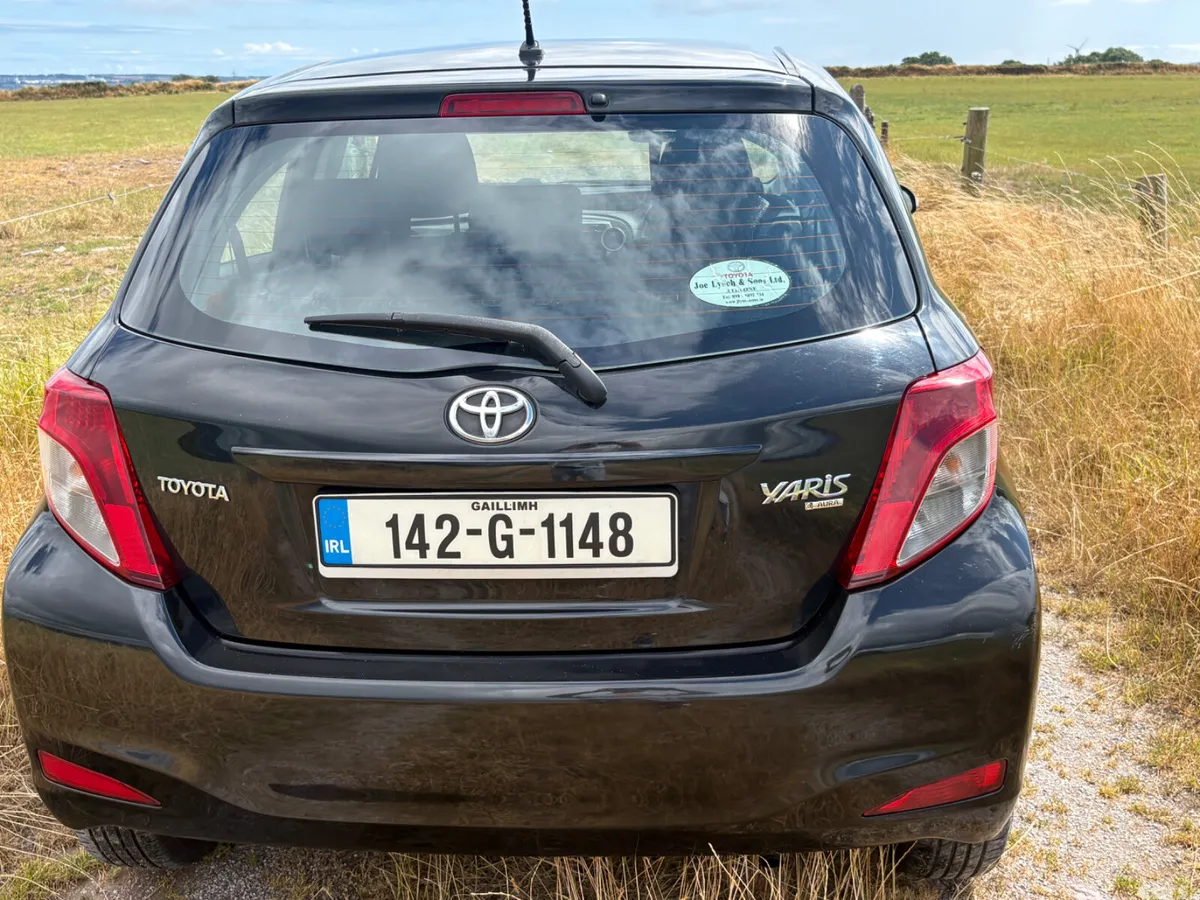 Toyota Yaris Hatchback, Petrol, 2014, Black