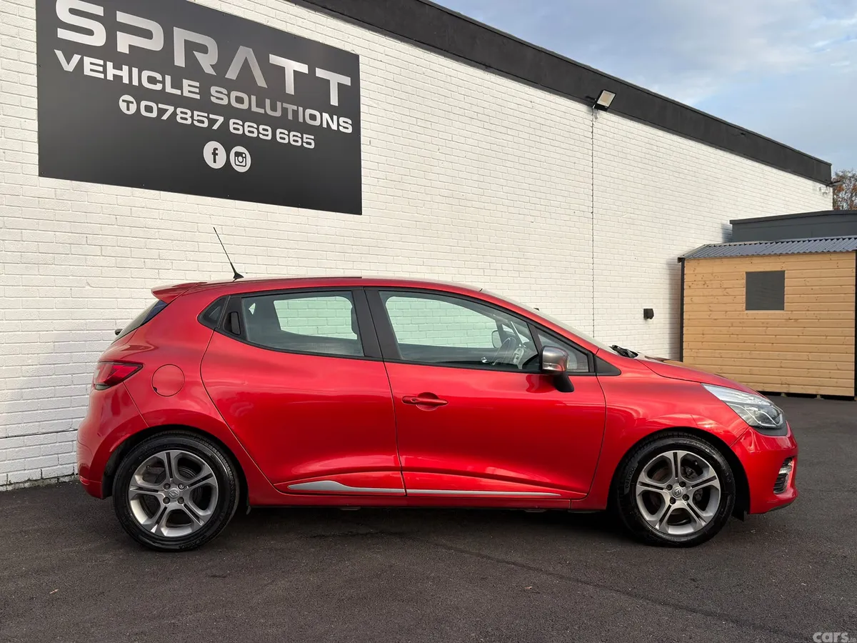 Renault Clio Hatchback, Diesel, 2016, Red