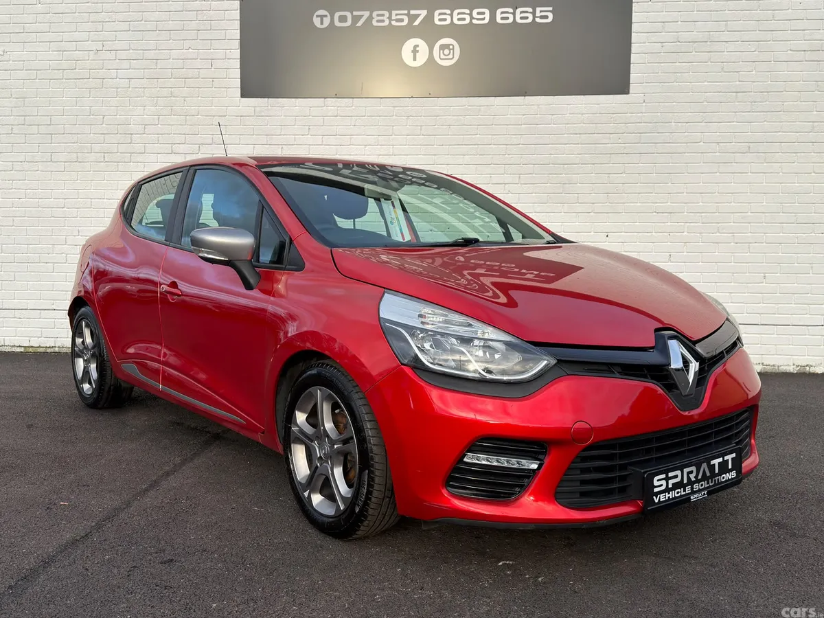 Renault Clio Hatchback, Diesel, 2016, Red
