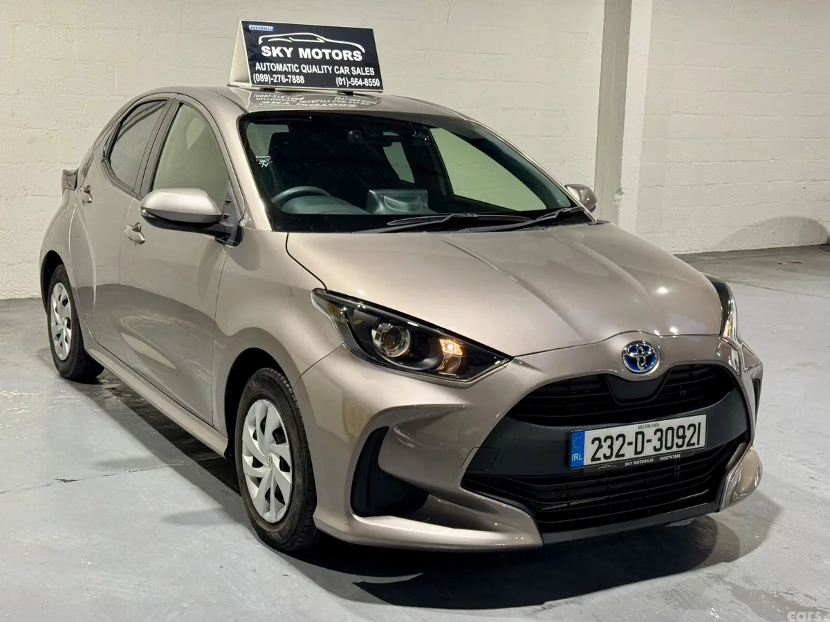 Toyota Yaris Hatchback, Petrol Hybrid, 2023, Grey