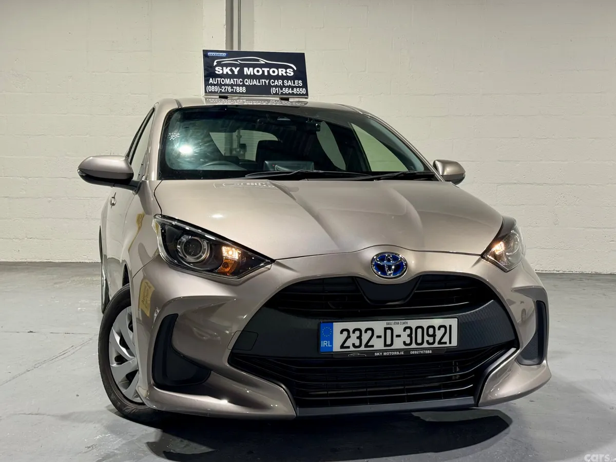 Toyota Yaris Hatchback, Petrol Hybrid, 2023, Grey