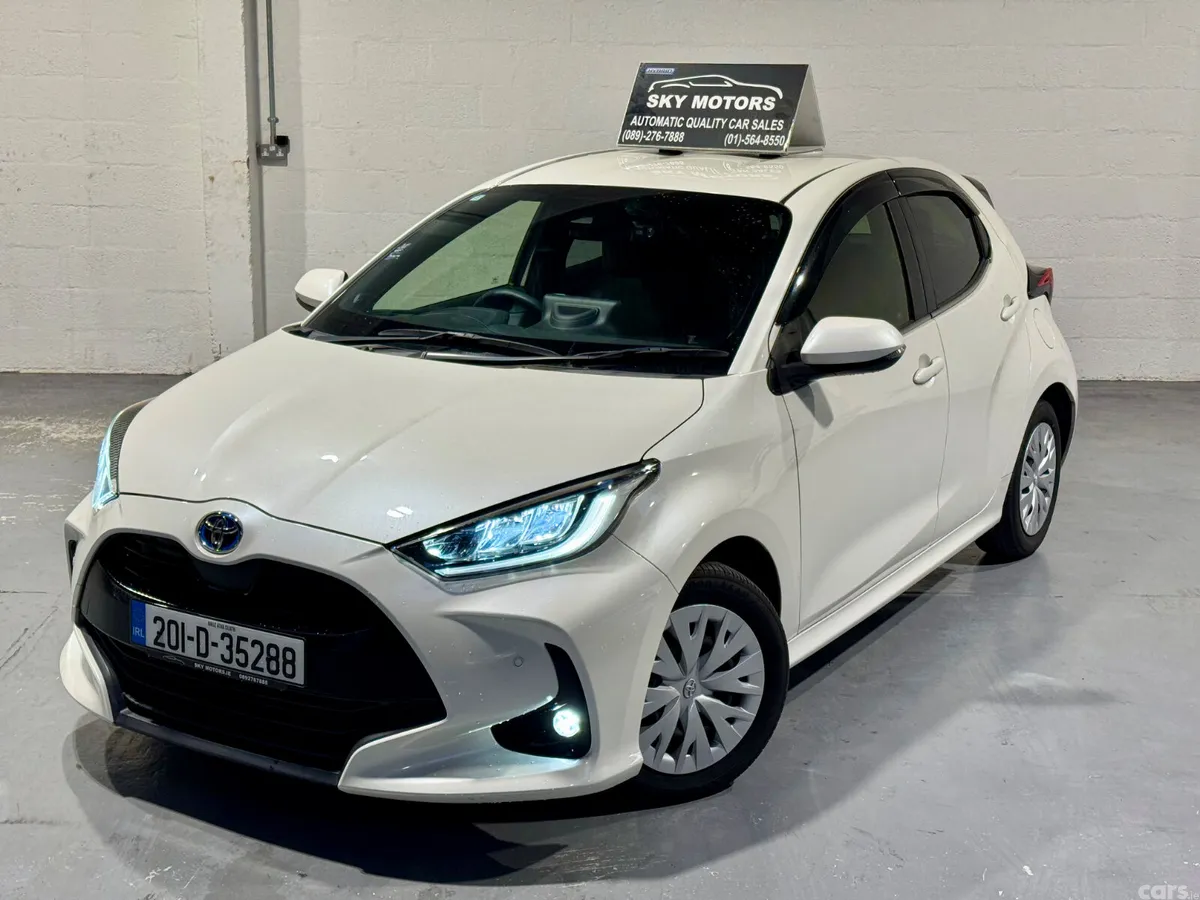 Toyota Yaris Hatchback, Petrol Hybrid, 2020, White
