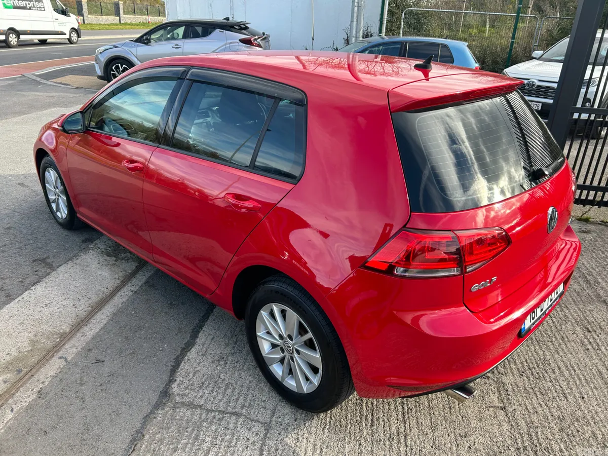 Volkswagen Golf Hatchback, Petrol, 2016, Red