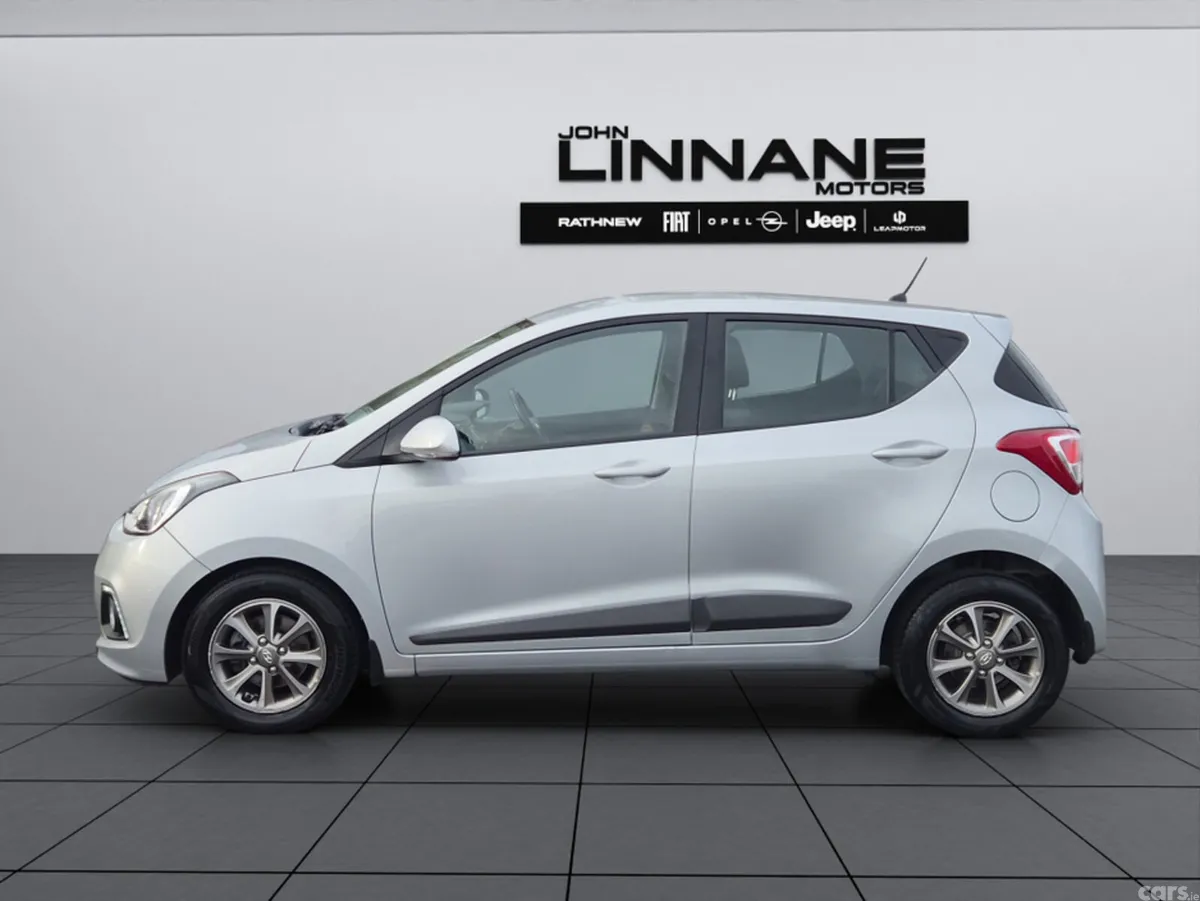 Hyundai i10 Hatchback, Diesel, 2016, Silver