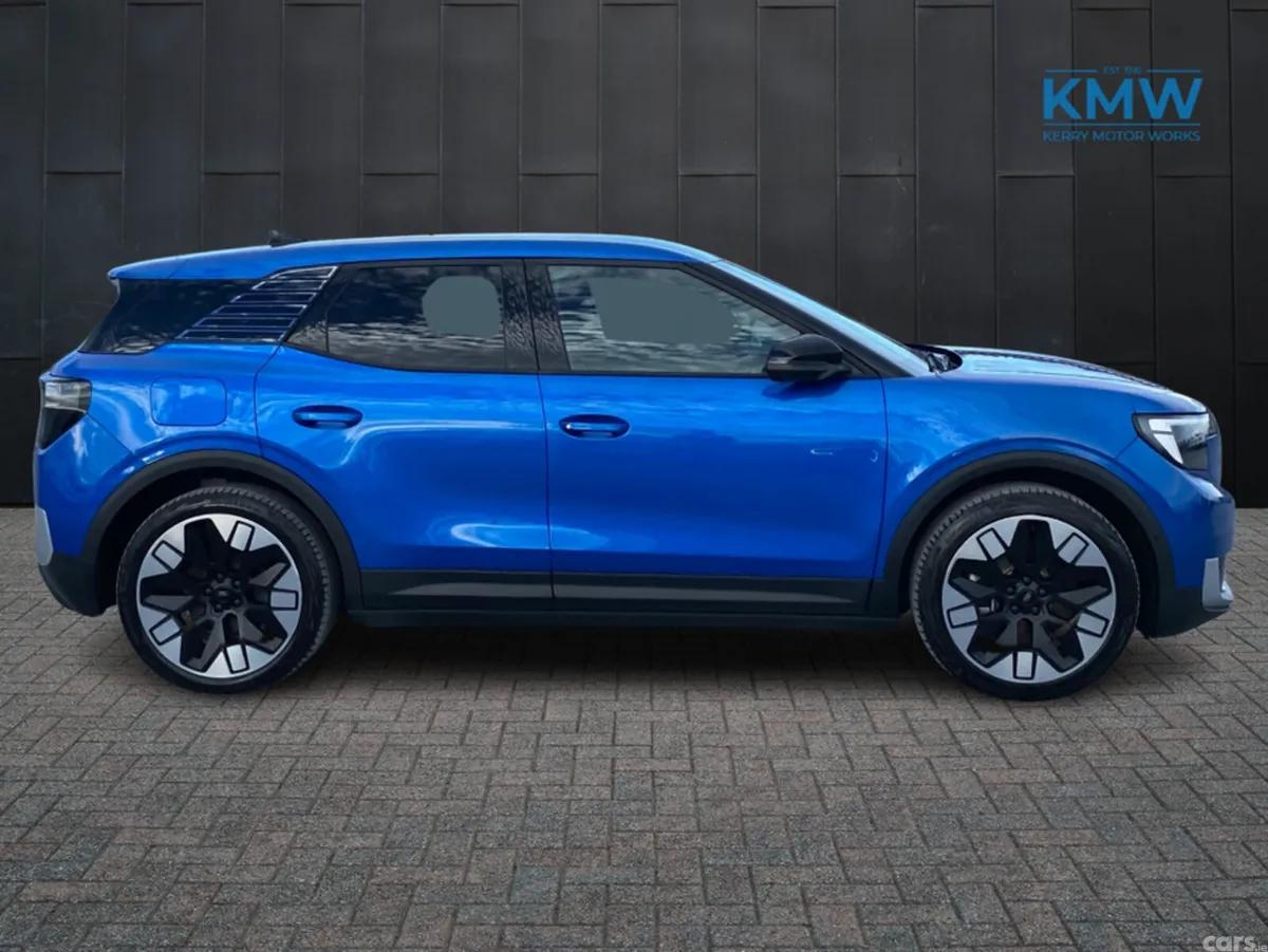 Ford Explorer SUV, Electric, 2025, Blue