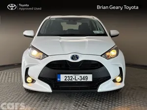 Toyota Yaris Hatchback, Petrol Hybrid, 2023, White