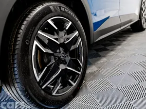 Peugeot 3008 SUV, Petrol Hybrid, 2027, Blue