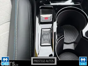Peugeot 208 Hatchback, Petrol, 2020, Yellow