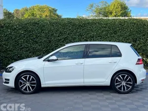 Volkswagen Golf Hatchback, Petrol, 2017, White