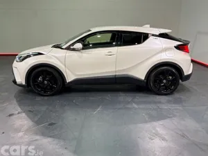 Toyota C-HR SUV, Petrol Hybrid, 2021, White