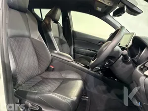 Toyota C-HR SUV, Petrol Hybrid, 2021, White