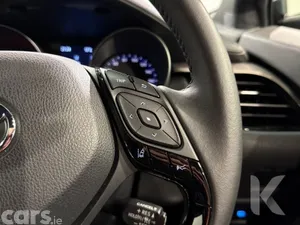 Toyota C-HR SUV, Petrol Hybrid, 2021, White