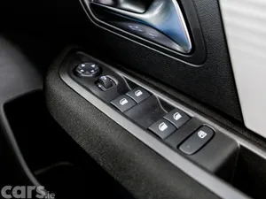 Citroen C4 Hatchback, Diesel Hybrid, 2027, Black
