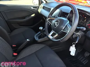 Renault Clio Hatchback, Petrol, 2023, Black
