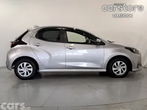 Toyota Yaris Hatchback, Petrol Hybrid, 2023, Silver