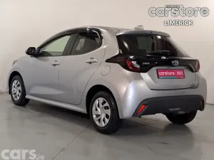 Toyota Yaris Hatchback, Petrol Hybrid, 2023, Silver