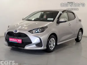 Toyota Yaris Hatchback, Petrol Hybrid, 2023, Silver