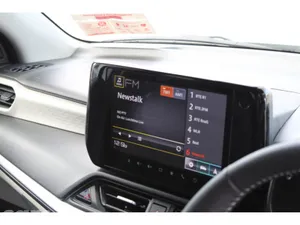 Suzuki Swift Hatchback, Petrol Hybrid, 2027, White