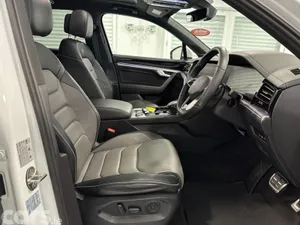 Volkswagen Touareg SUV, Diesel, 2023, White