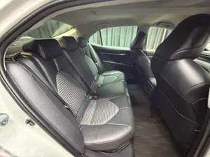 Toyota Camry Saloon, Petrol Hybrid, 2019, White