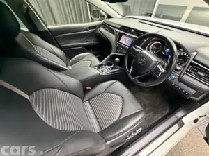 Toyota Camry Saloon, Petrol Hybrid, 2019, White