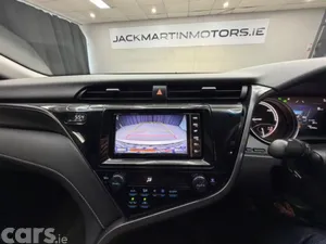 Toyota Camry Saloon, Petrol Hybrid, 2019, White