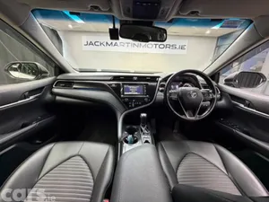 Toyota Camry Saloon, Petrol Hybrid, 2019, White