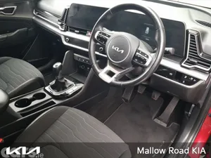 Kia Sportage MPV, Diesel, 2023, Red