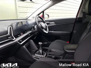 Kia Sportage MPV, Diesel, 2023, Red