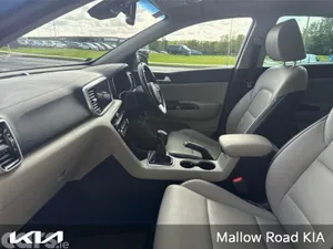 Kia Sportage MPV, Diesel Hybrid, 2021, Blue