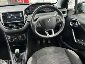Peugeot 208 Hatchback, Petrol, 2016, Black