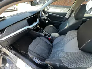Skoda Octavia Saloon, Diesel, 2022, Grey
