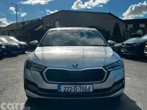 Skoda Octavia Saloon, Diesel, 2022, Grey