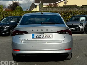 Skoda Octavia Saloon, Diesel, 2022, Grey