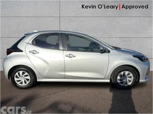 Toyota Yaris Hatchback, Petrol Hybrid, 2021, Silver
