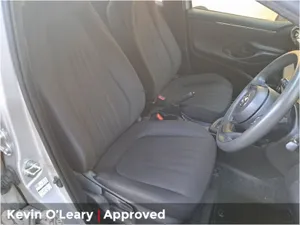 Toyota Yaris Hatchback, Petrol Hybrid, 2021, Silver
