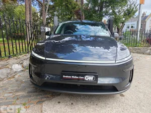 Tesla Model Y MPV, Electric, 2026, Grey
