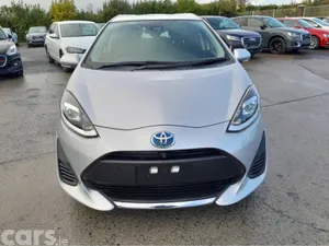 Toyota Aqua Hatchback, Petrol Hybrid, 2020, Silver