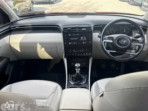 Hyundai Tucson MPV, Diesel, 2022, Red