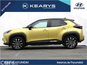 Toyota Yaris Cross Hatchback, Petrol Hybrid, 2024, Yellow