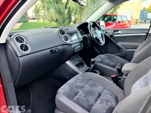 Volkswagen Tiguan SUV, Diesel, 2015, Red