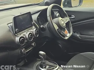 Nissan Juke SUV, Petrol Hybrid, 2023, Red