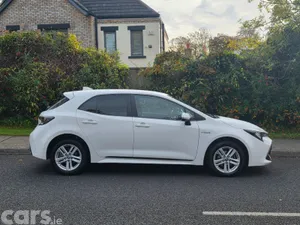 Toyota Corolla Hatchback, Petrol Hybrid, 2021, White