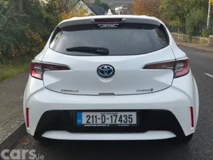 Toyota Corolla Hatchback, Petrol Hybrid, 2021, White