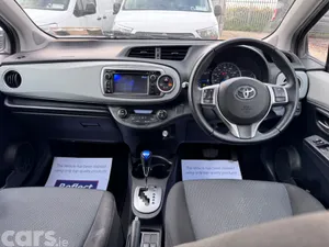 Toyota Yaris Hatchback, Petrol Hybrid, 2013, Silver