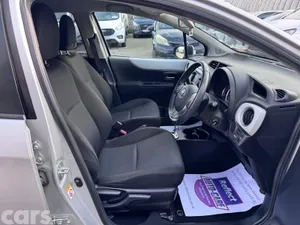 Toyota Yaris Hatchback, Petrol Hybrid, 2013, Silver