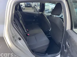 Toyota Yaris Hatchback, Petrol Hybrid, 2013, Silver